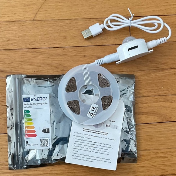 NWOT 5M white light LED lighting. - Picture 2 of 2